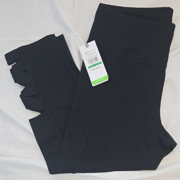 GAIAM Black Capri Leggings - Picture 1 of 4